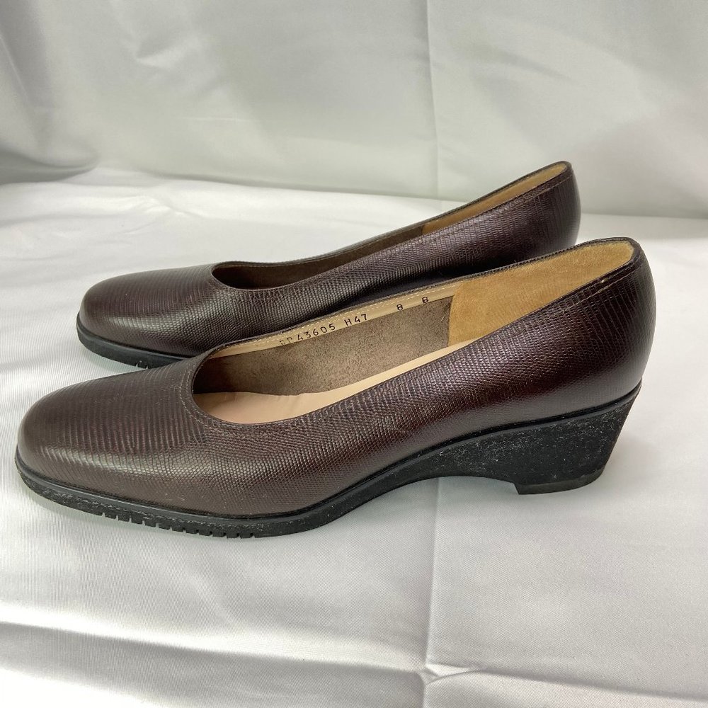Salvatore Ferragamo Boutique Size 8B Leather Chunk Low Heel Pumps Shoes Brown